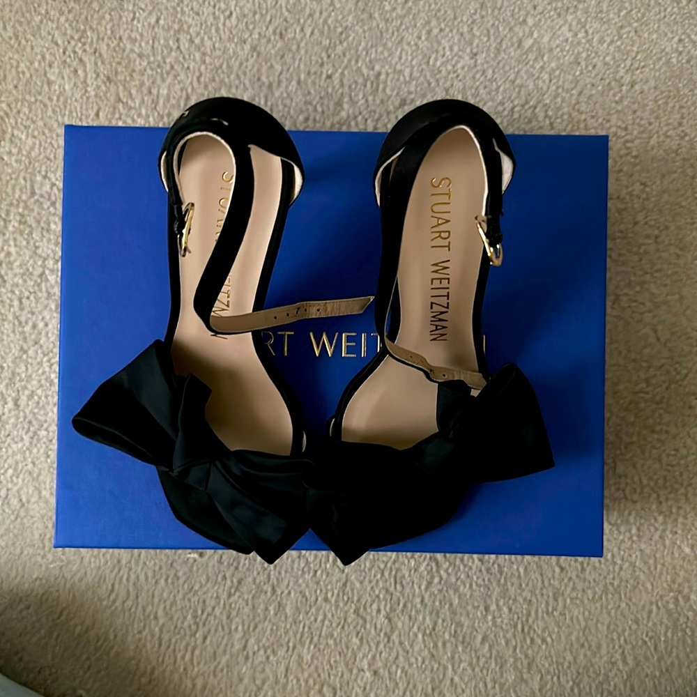 STUART WEITZMAN - Nudistcurve Knot Heels